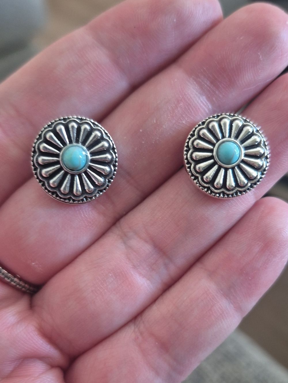 Fashion Jewelry Silver Floral Stud Earrings with Turquoise Center